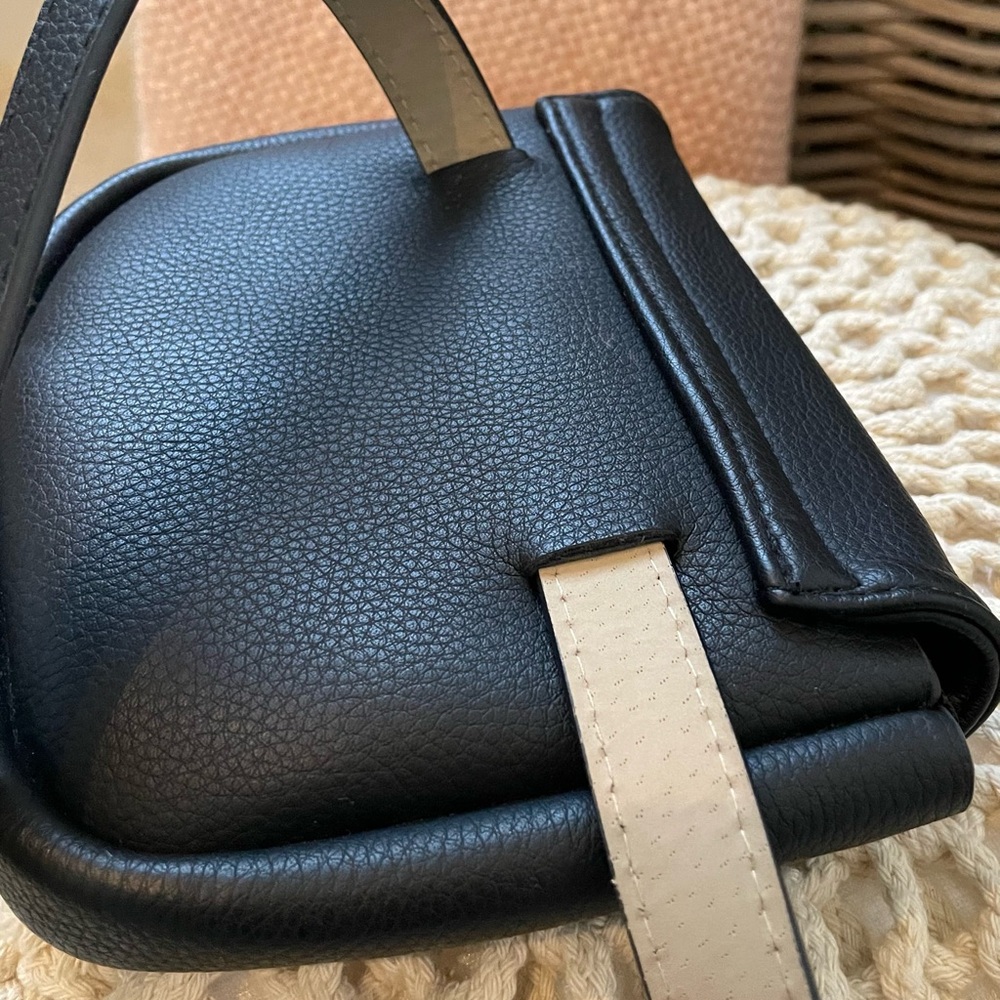 Vince Camuto Black Pebbled Leather Crossbody Belt Bag - Picture 8 of 9